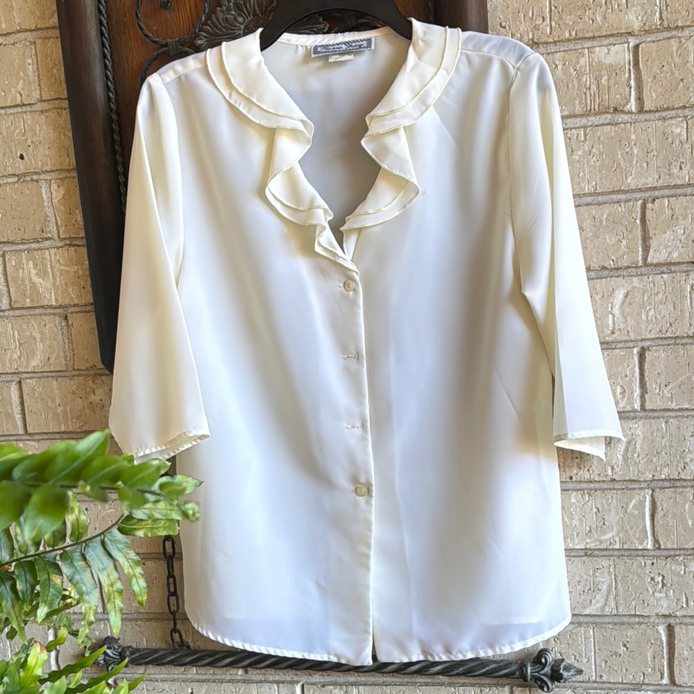 Cream Ruffled 3/4 Sleeve Blouse L